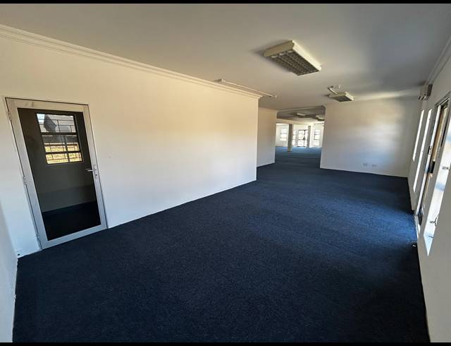 260M² OFFICE TO LET IN RANDJESPARK
